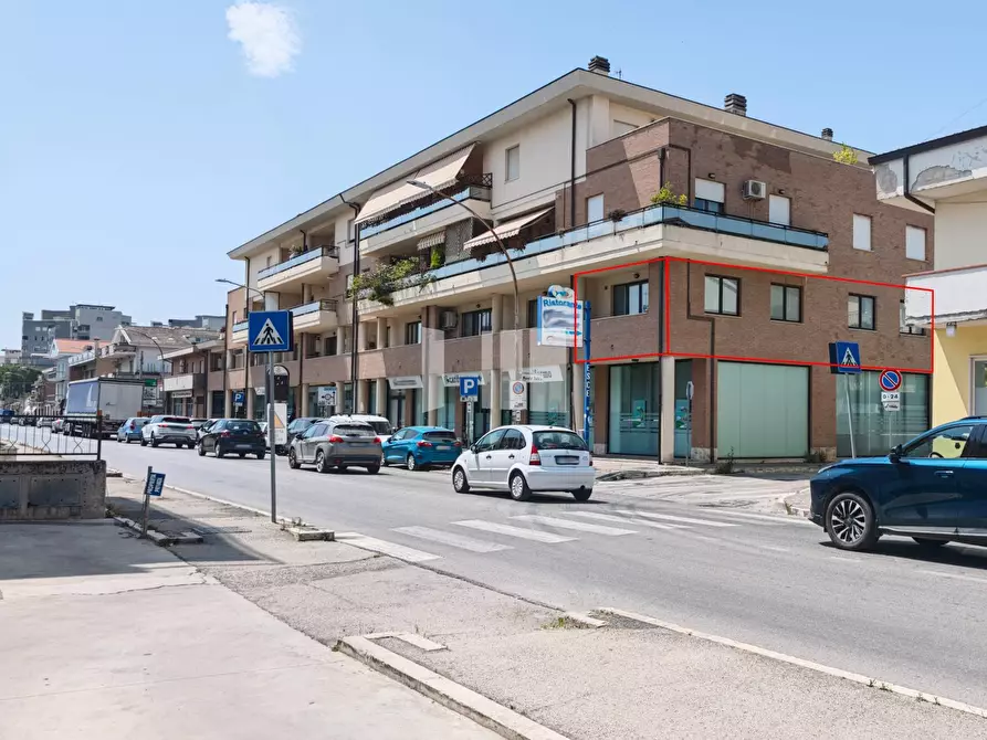 Immagine 1 di Ufficio in affitto  in Via Monte Zebio 1 a Giulianova