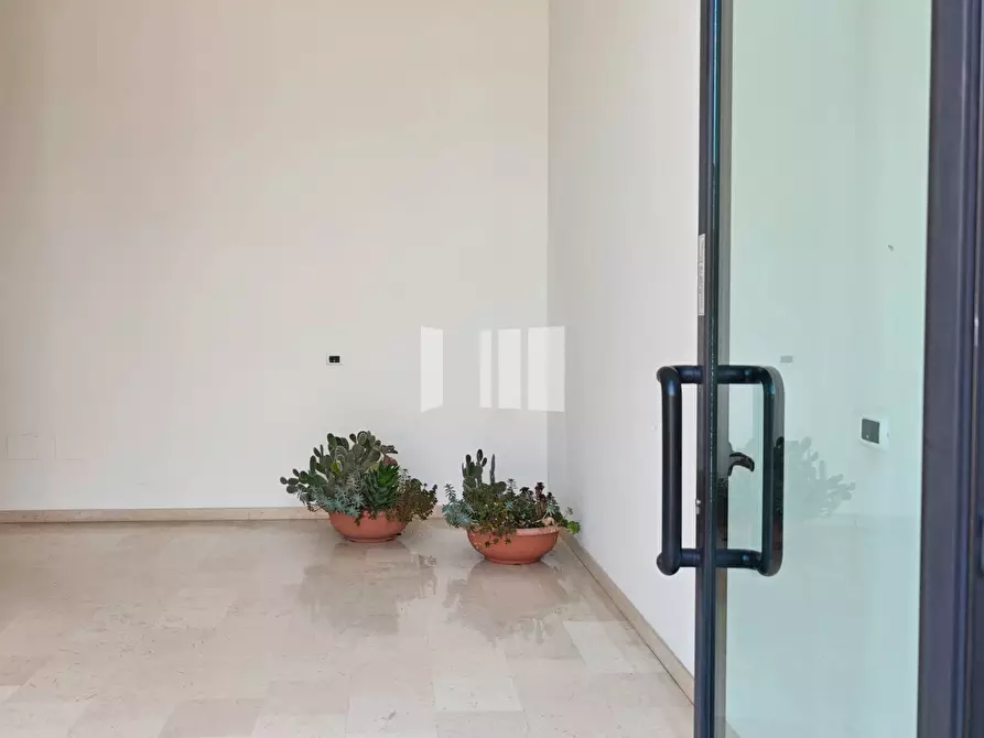 Immagine 4 di Ufficio in affitto  in Via Monte Zebio 1 a Giulianova