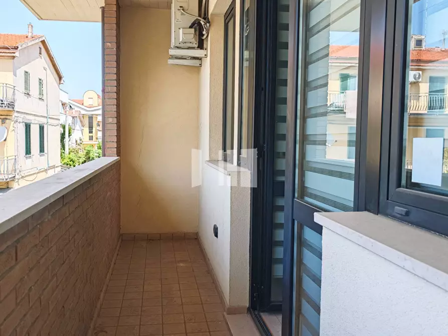 Immagine 10 di Ufficio in affitto  in Via Monte Zebio 1 a Giulianova