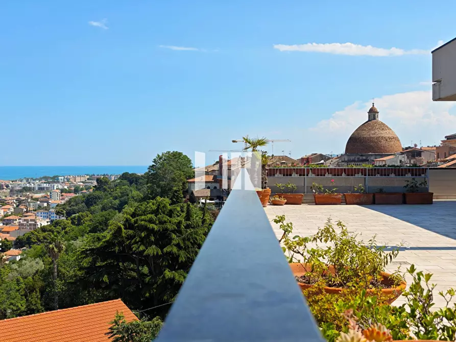 Immagine 1 di Attico in vendita  in Viale dello Splendore 14 a Giulianova