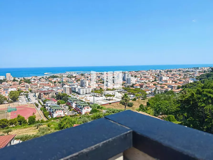Immagine 3 di Attico in vendita  in Viale dello Splendore 14 a Giulianova
