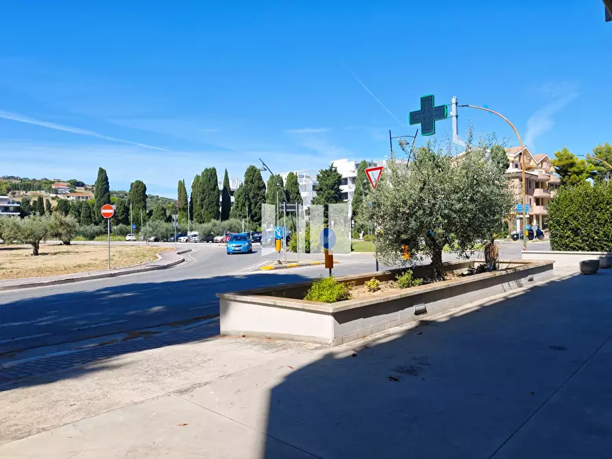 Immagine 24 di Locale commerciale in affitto  in Via Nazionale 1 a Roseto Degli Abruzzi