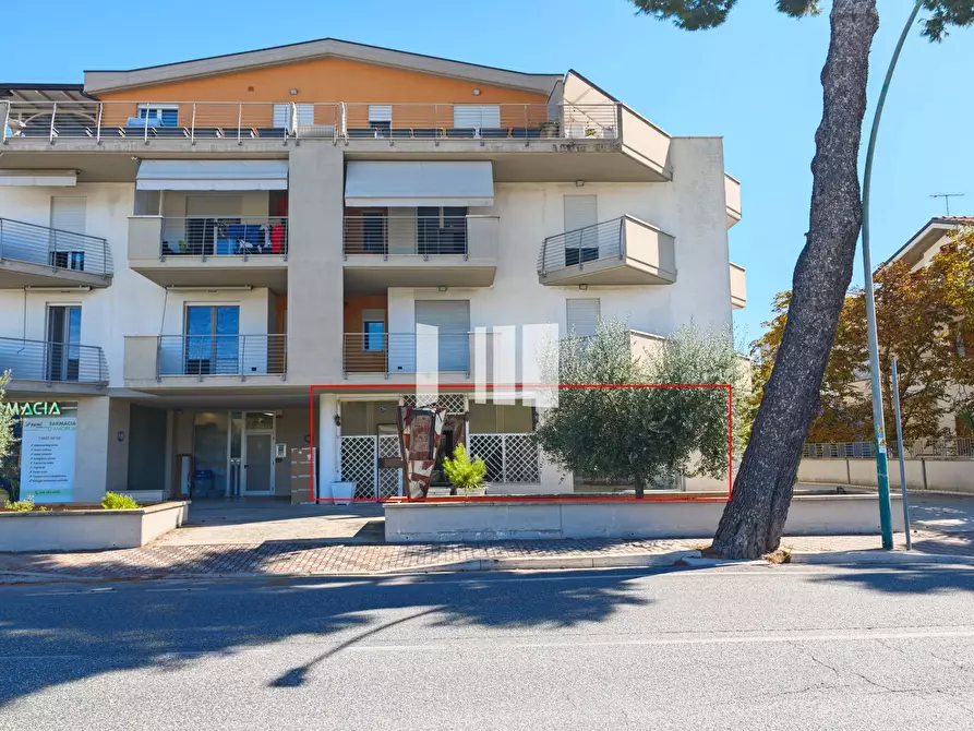 Immagine 1 di Locale commerciale in affitto  in Via Nazionale 1 a Roseto Degli Abruzzi