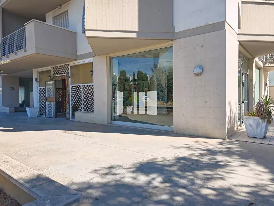Immagine 3 di Locale commerciale in affitto  in Via Nazionale 1 a Roseto Degli Abruzzi