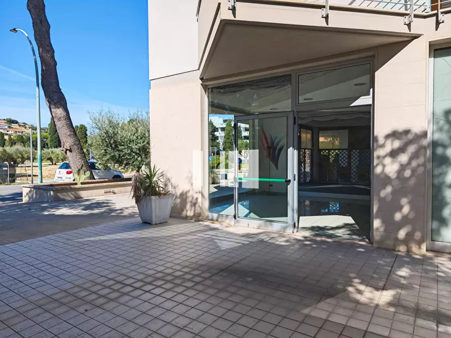 Immagine 9 di Locale commerciale in affitto  in Via Nazionale 1 a Roseto Degli Abruzzi