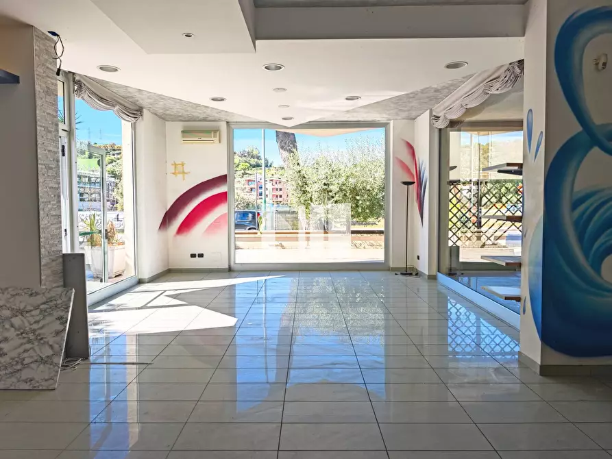 Immagine 13 di Locale commerciale in affitto  in Via Nazionale 1 a Roseto Degli Abruzzi