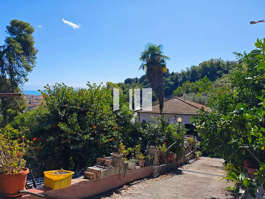 Immagine 14 di Villa in vendita  in Via Ventiquattro Maggio 52 a Giulianova