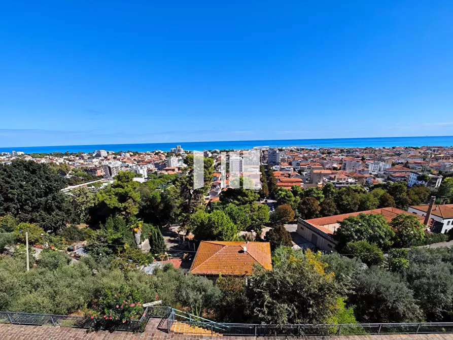 Immagine 28 di Villa in vendita  in Via Ventiquattro Maggio 52 a Giulianova