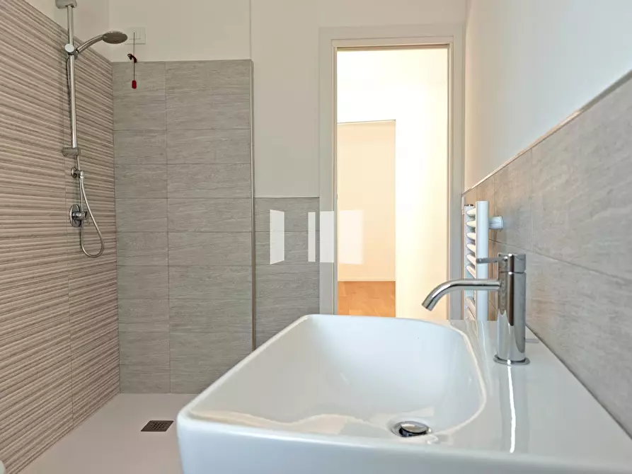 Immagine 22 di Villetta a schiera in affitto  in Via Alfonso de Albentiis 112 a Teramo