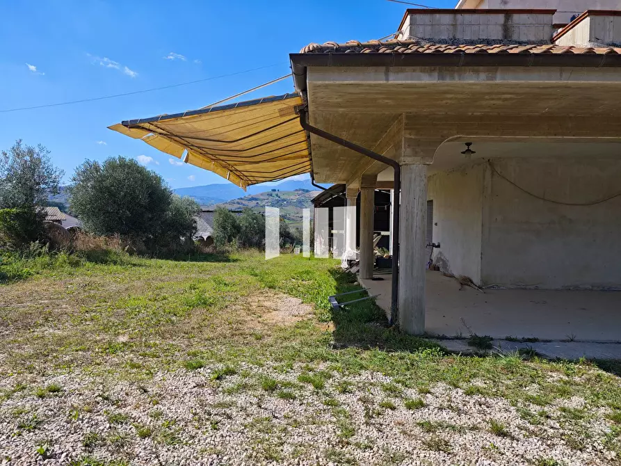 Immagine 6 di Casa semindipendente in vendita  in Via Villa De Luca 12 a Bellante