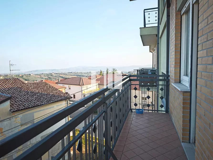 Immagine 13 di Appartamento in vendita  in Via Papa Giovanni XXIII 48 a Mosciano Sant'angelo