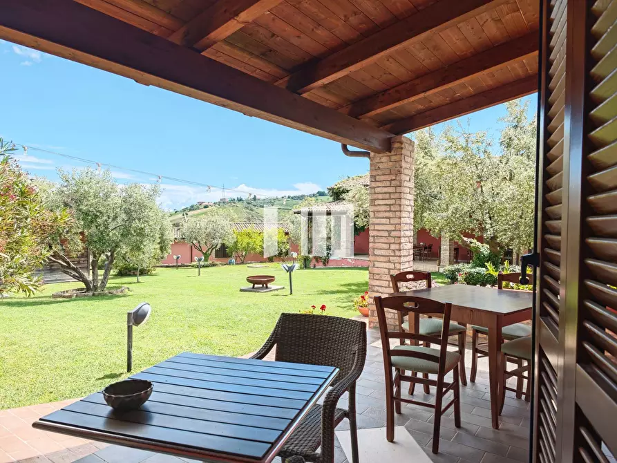 Immagine 1 di Villa in vendita  in Località Volpe 7 a Roseto Degli Abruzzi