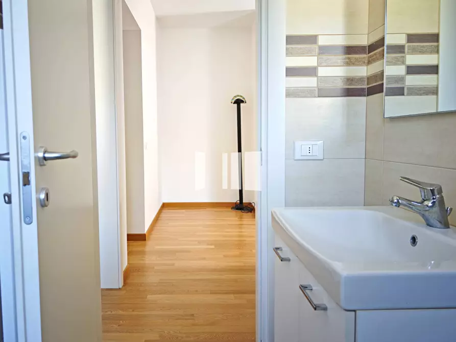 Immagine 11 di Appartamento in vendita  in Via Parini 16 a Giulianova