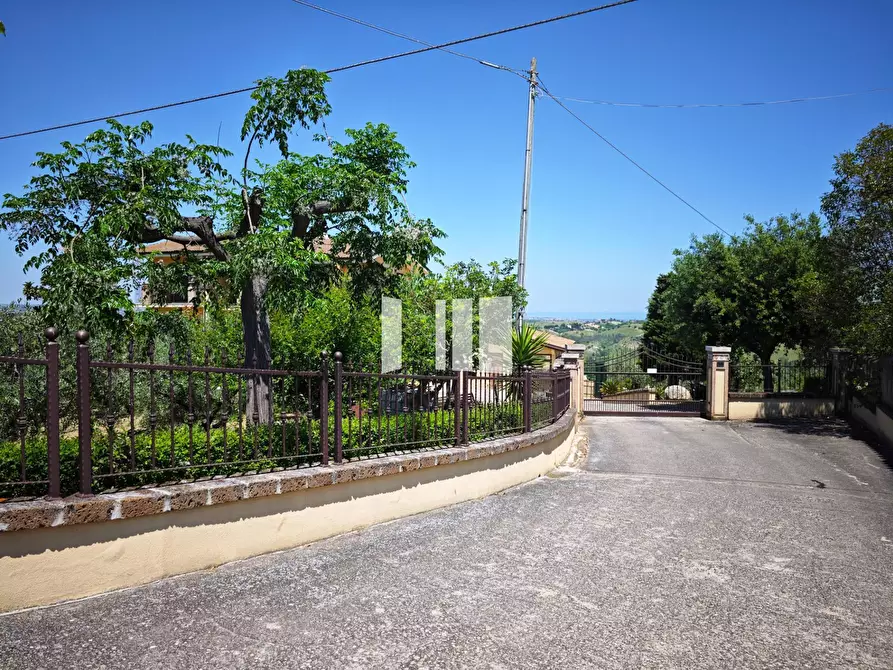 Immagine 5 di Villa in vendita  in Contrada Santa Croce 14 a Notaresco