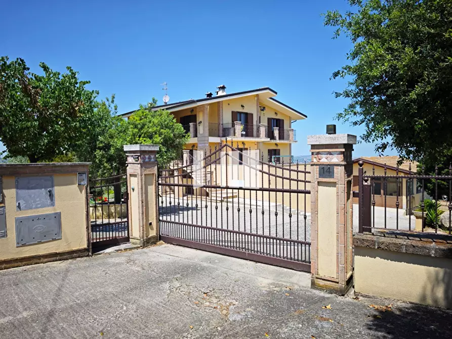 Immagine 6 di Villa in vendita  in Contrada Santa Croce 14 a Notaresco
