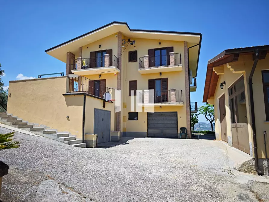 Immagine 7 di Villa in vendita  in Contrada Santa Croce 14 a Notaresco