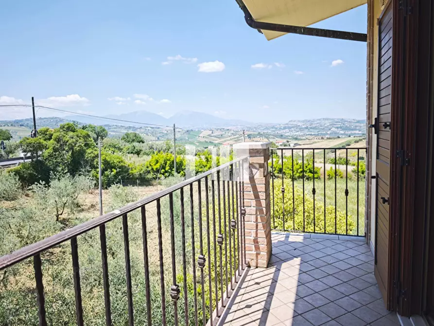 Immagine 25 di Villa in vendita  in Contrada Santa Croce 14 a Notaresco