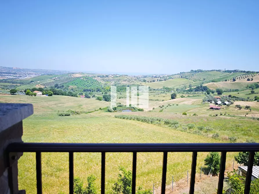 Immagine 37 di Villa in vendita  in Contrada Santa Croce 14 a Notaresco