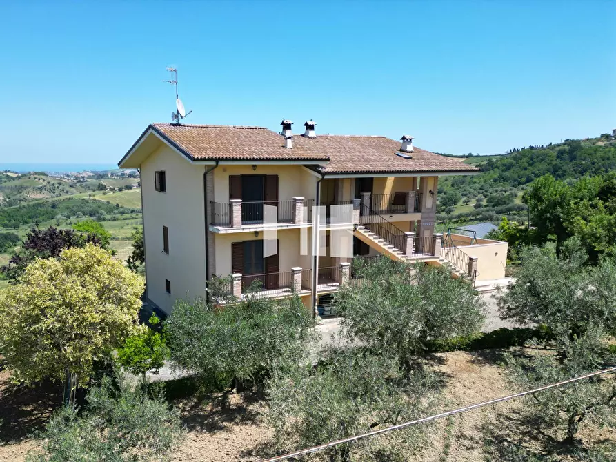 Immagine 42 di Villa in vendita  in Contrada Santa Croce 14 a Notaresco