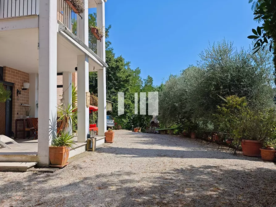 Immagine 43 di Villa in vendita  in Cda Forcella/Via Nazionale snc a Teramo