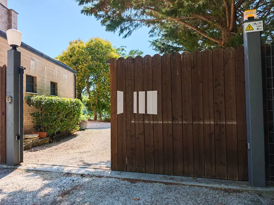 Immagine 1 di Villa in vendita  in Cda Forcella/Via Nazionale snc a Teramo