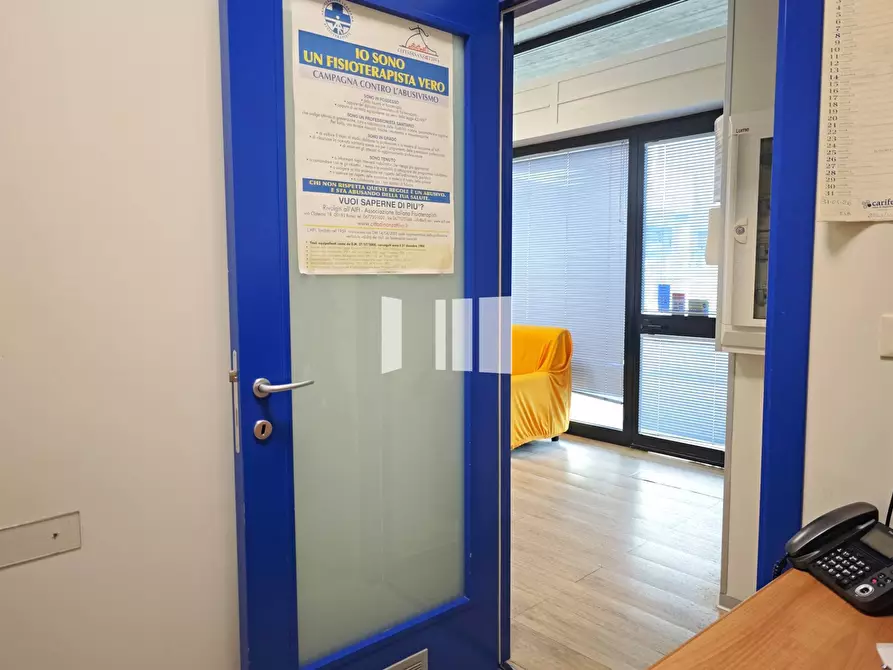 Immagine 3 di Ufficio in vendita  in Via Ippolito Nievo 37 a Giulianova