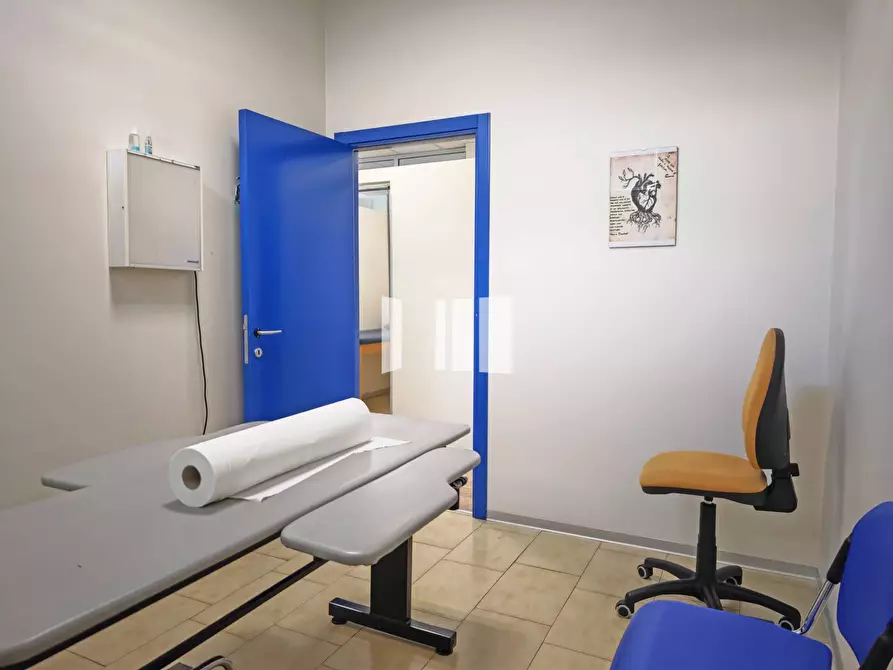 Immagine 9 di Ufficio in vendita  in Via Ippolito Nievo 37 a Giulianova
