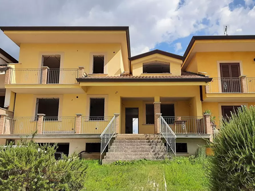 Immagine 1 di Villa in vendita  in Vallicelle 81 a Fiuggi