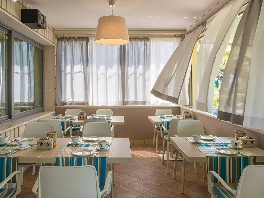 Immagine 7 di Albergo/B&B/Residence in vendita  in via Vittorio Alfieri 7 a Camaiore