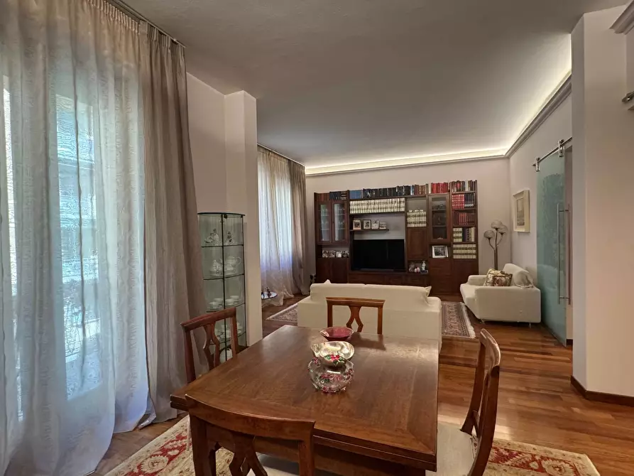 Immagine 8 di Appartamento in vendita  in Via Dei Frullani 3 a Firenze