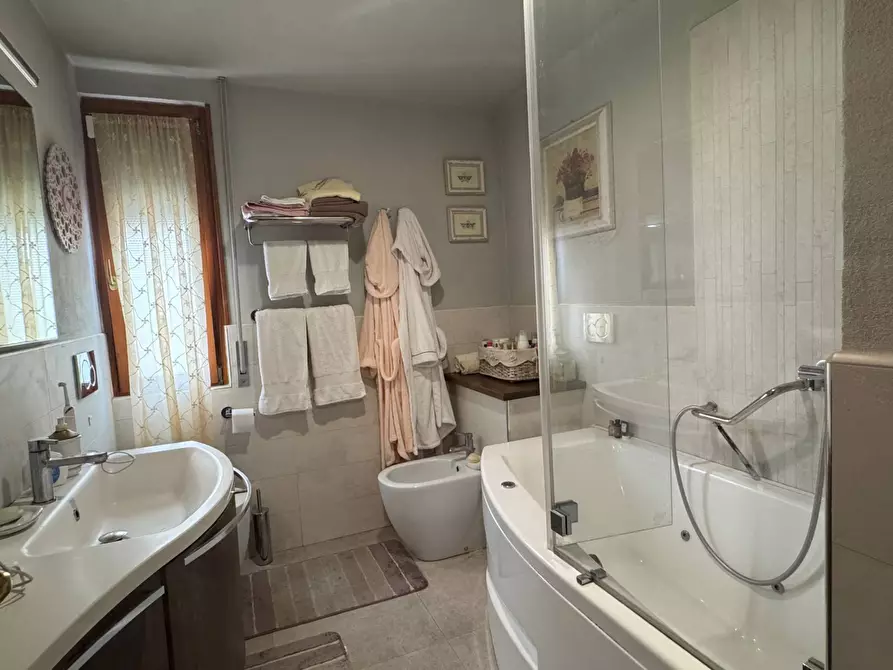 Immagine 13 di Appartamento in vendita  in Via Dei Frullani 3 a Firenze