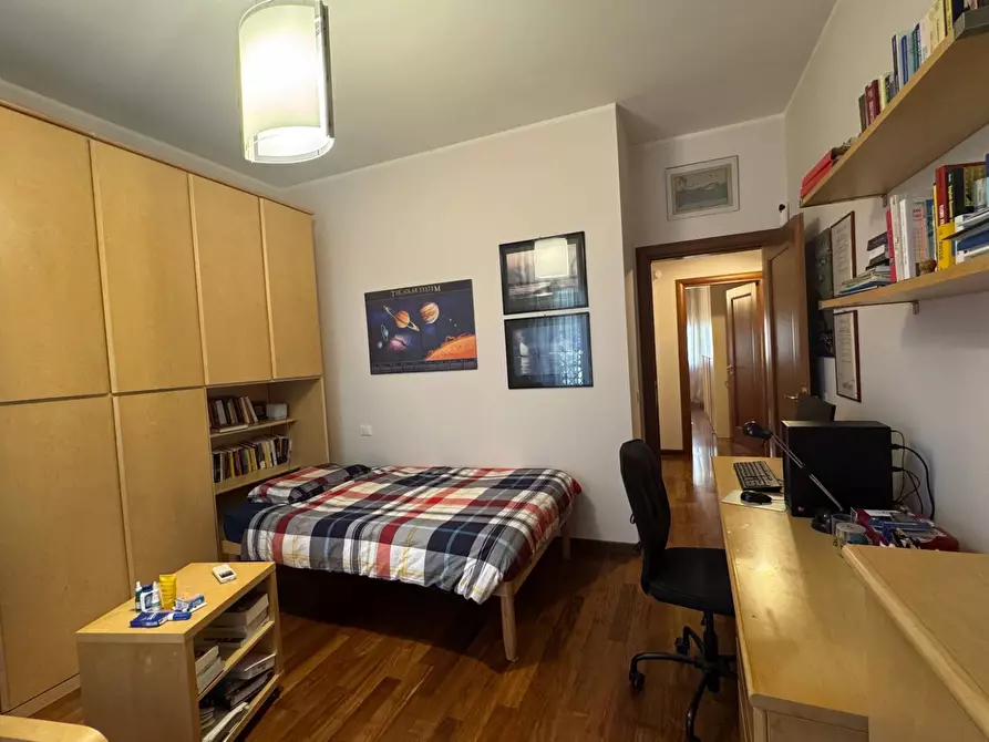 Immagine 16 di Appartamento in vendita  in Via Dei Frullani 3 a Firenze