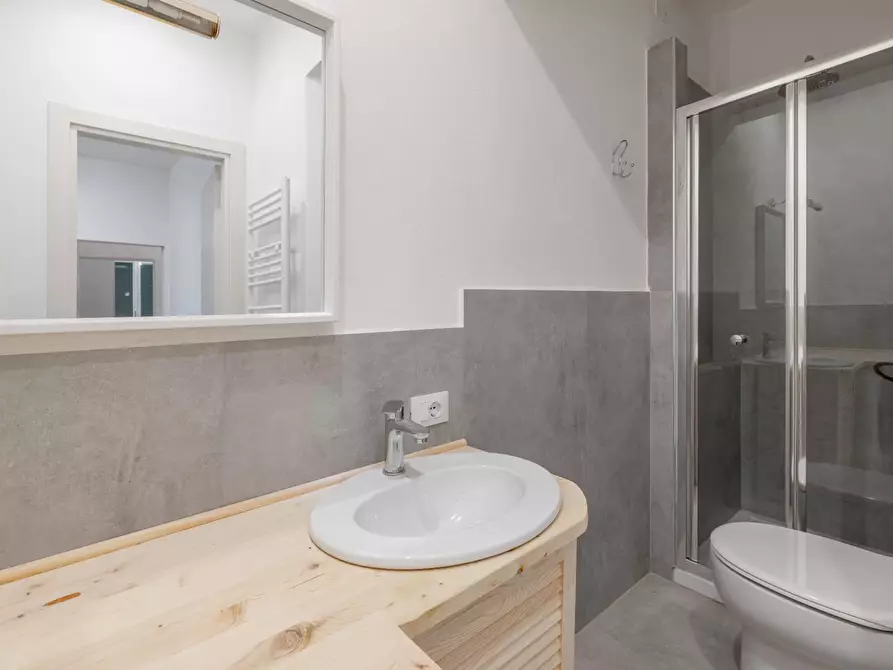 Immagine 8 di Appartamento in vendita  in Via San Zanobi a Firenze