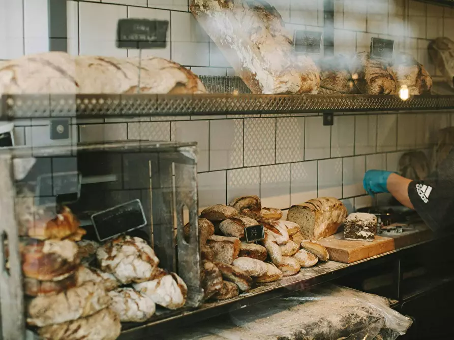 Immagine 2 di Attività commerciale in vendita  a Firenze