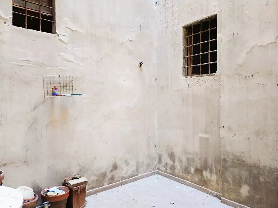 Immagine 2 di Locale commerciale in vendita  in Via Giuseppe Verdi 16 a Firenze