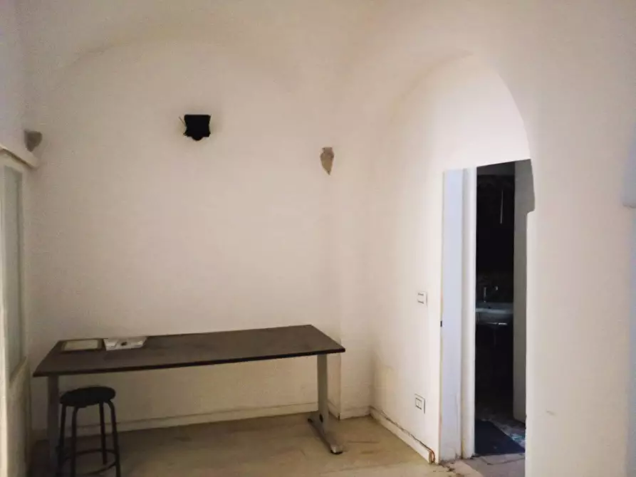 Immagine 3 di Locale commerciale in vendita  in Via Giuseppe Verdi 16 a Firenze