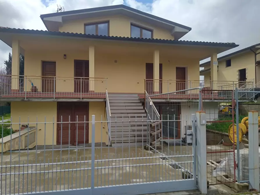 Immagine 2 di Villa in vendita  in Via Dianora Buini 21 a Borgo San Lorenzo