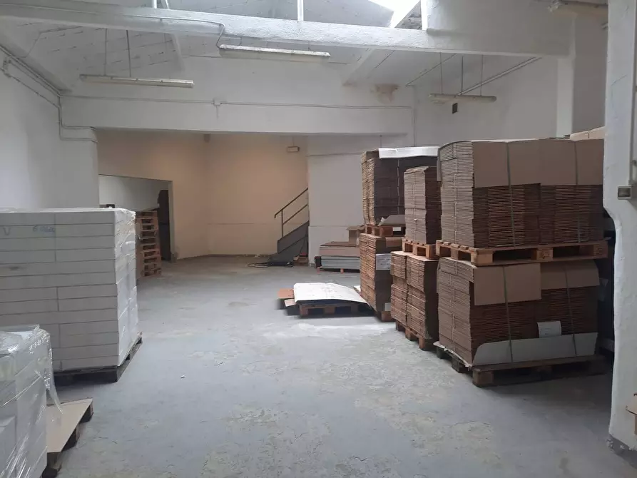 Immagine 5 di Locale commerciale in vendita  a Firenze