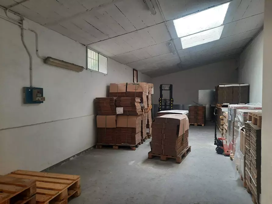 Immagine 7 di Locale commerciale in vendita  a Firenze