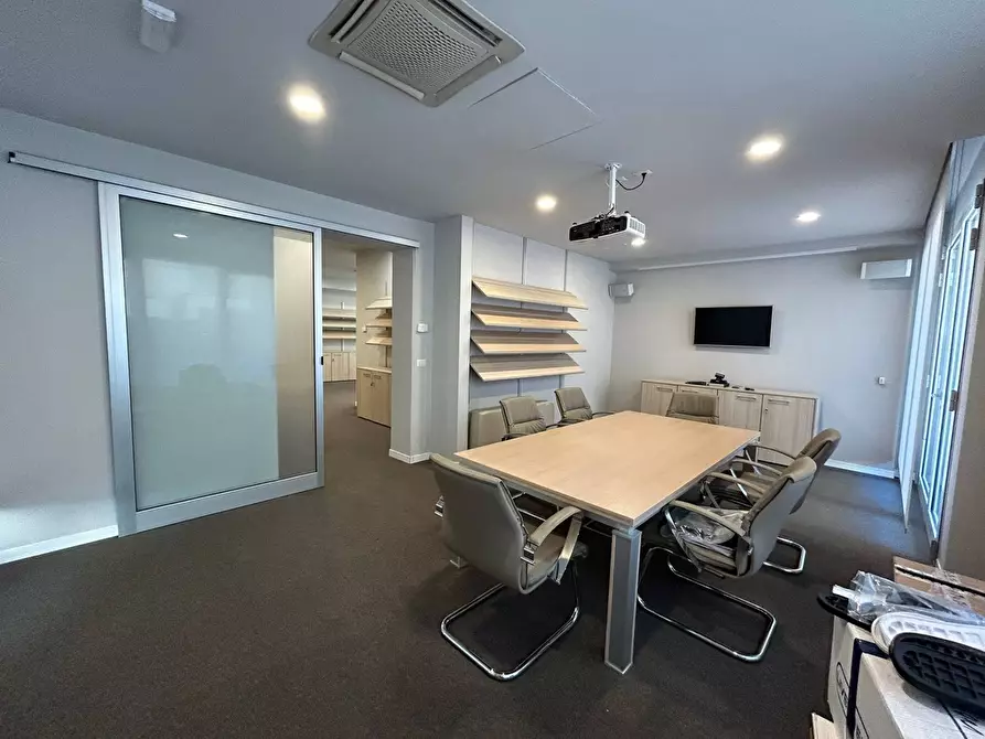 Immagine 10 di Ufficio in affitto  in Via Fra' Giovanni Angelico 36 a Firenze