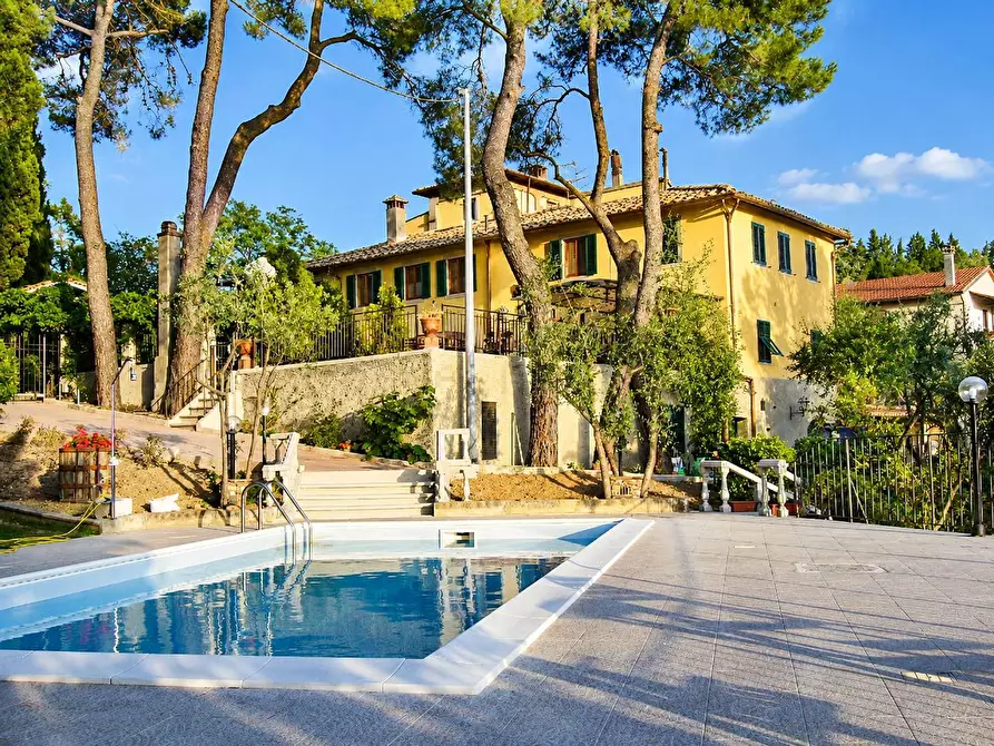 Immagine 1 di Villa in vendita  in Via Montelupo 91 a Montespertoli