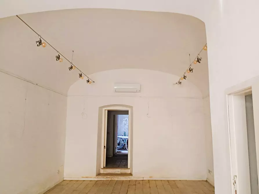 Immagine 1 di Locale commerciale in vendita  in Via Giuseppe Verdi 16 a Firenze