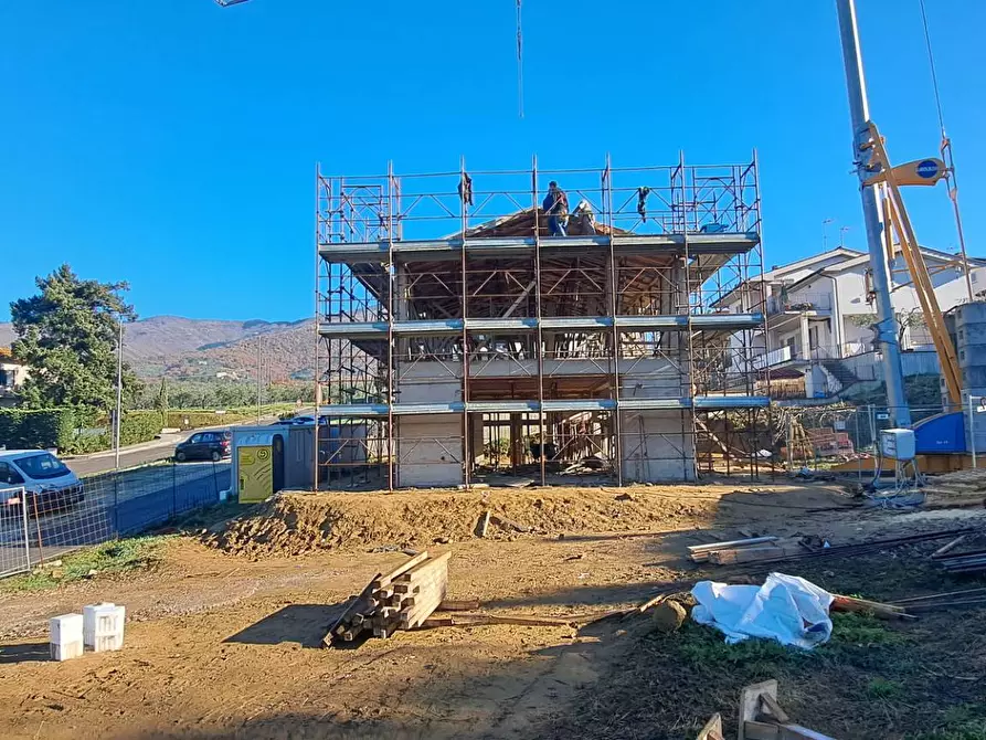 Immagine 10 di Villa in vendita  in via dante alighieri 249 a Reggello