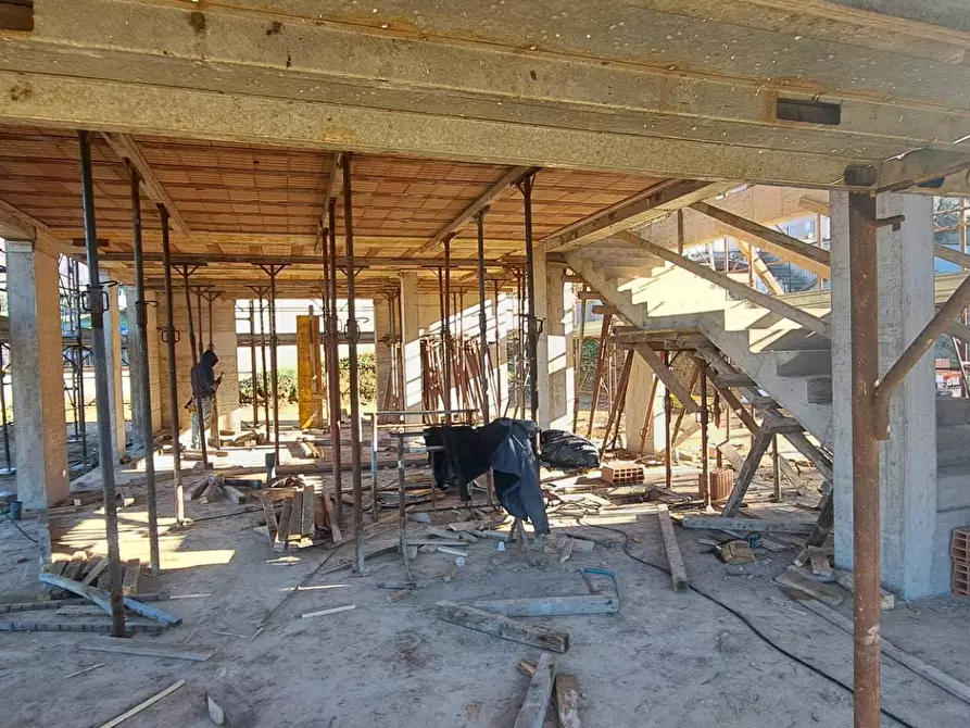 Immagine 17 di Villa in vendita  in via dante alighieri 249 a Reggello