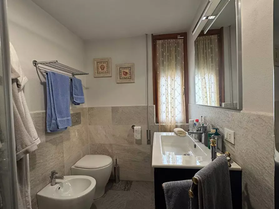 Immagine 14 di Appartamento in vendita  in Via Dei Frullani 3 a Firenze