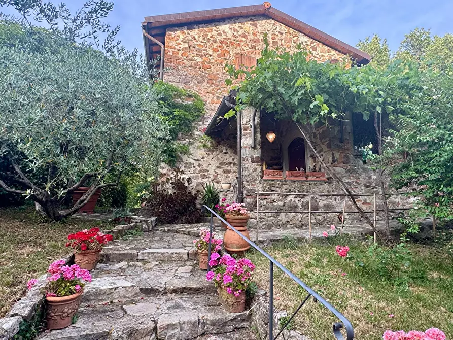 Immagine 4 di Rustico / casale in vendita  in via di Monteloro a Pontassieve