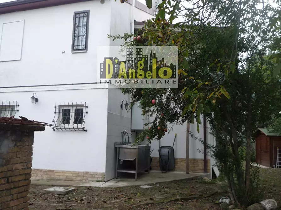 Immagine 4 di Casa indipendente in vendita  a Castignano