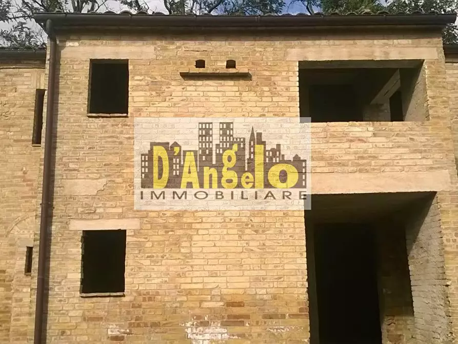 Immagine 3 di Casa indipendente in vendita  in Via San Francesco a Montalto Delle Marche