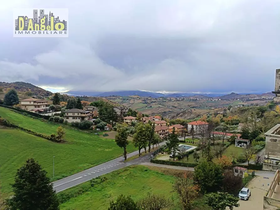 Immagine 1 di Appartamento in vendita  in Via Borgo Garibaldi 154 a Castignano