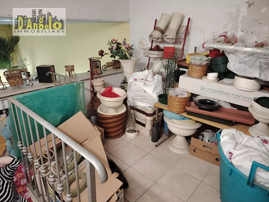 Immagine 9 di Locale commerciale in vendita  in via borgo gabribaldi a Castignano